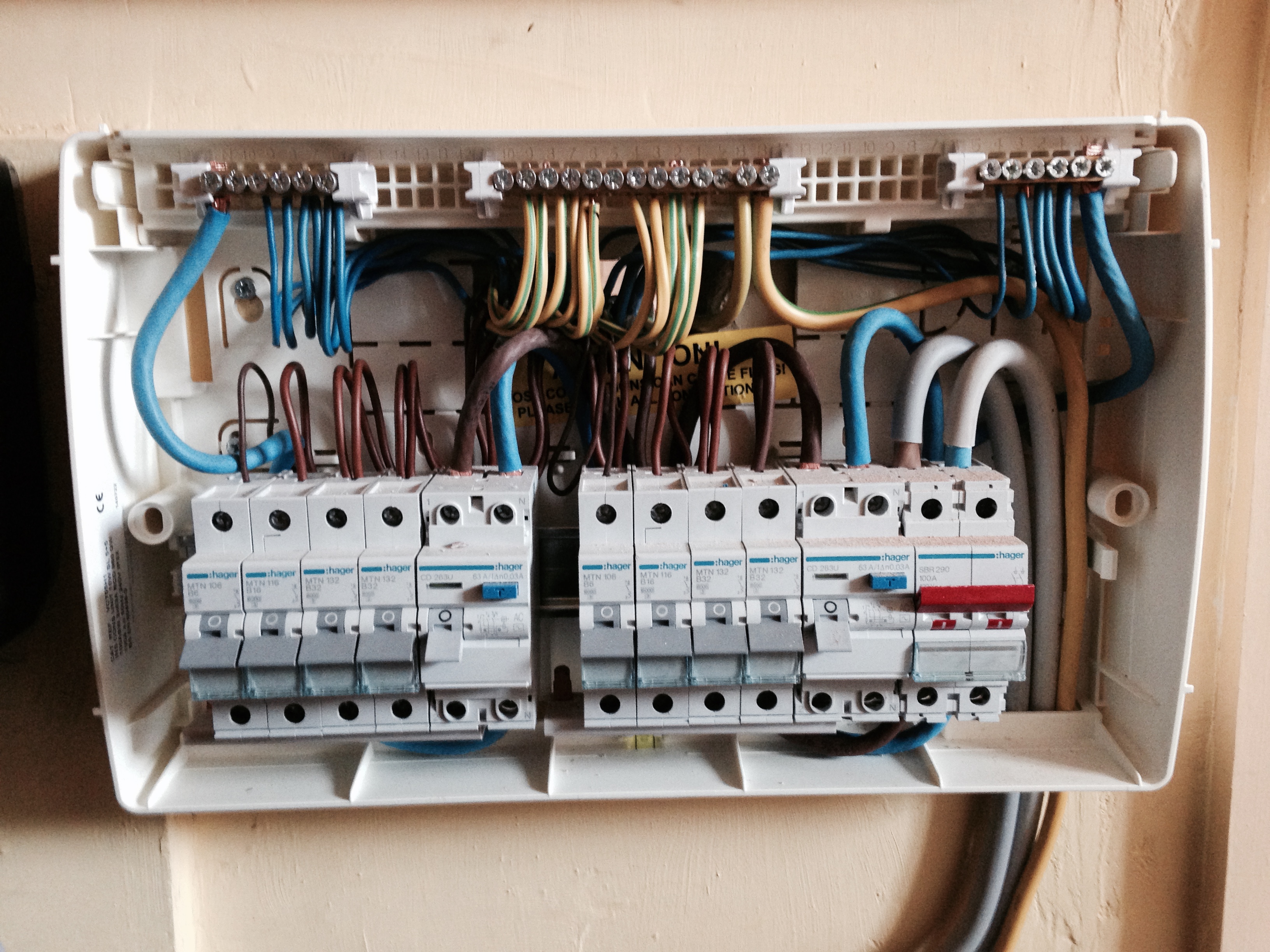 LA Electrics | Electricians In Redditch | Electrician In Redditch